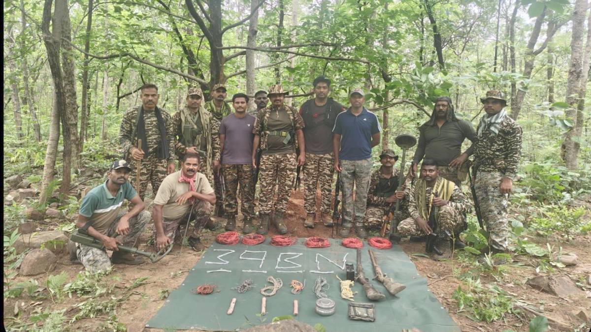 तेलंगाना में सुरक्षा बलों की बड़ी कामयाबी, माओवादियों का विस्फोटक डंप बरामद