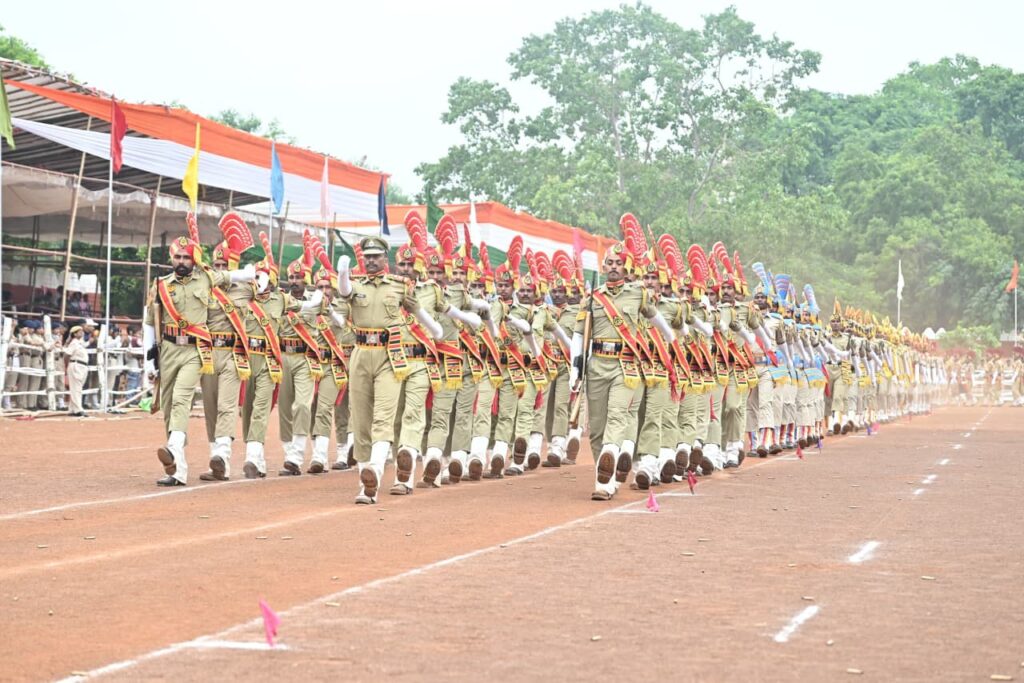 स्वतंत्रता दिवस समारोह की तैयारियां पूरी, पुलिस परेड ग्राउंड में हुआ फुल ड्रेस रिहर्सल