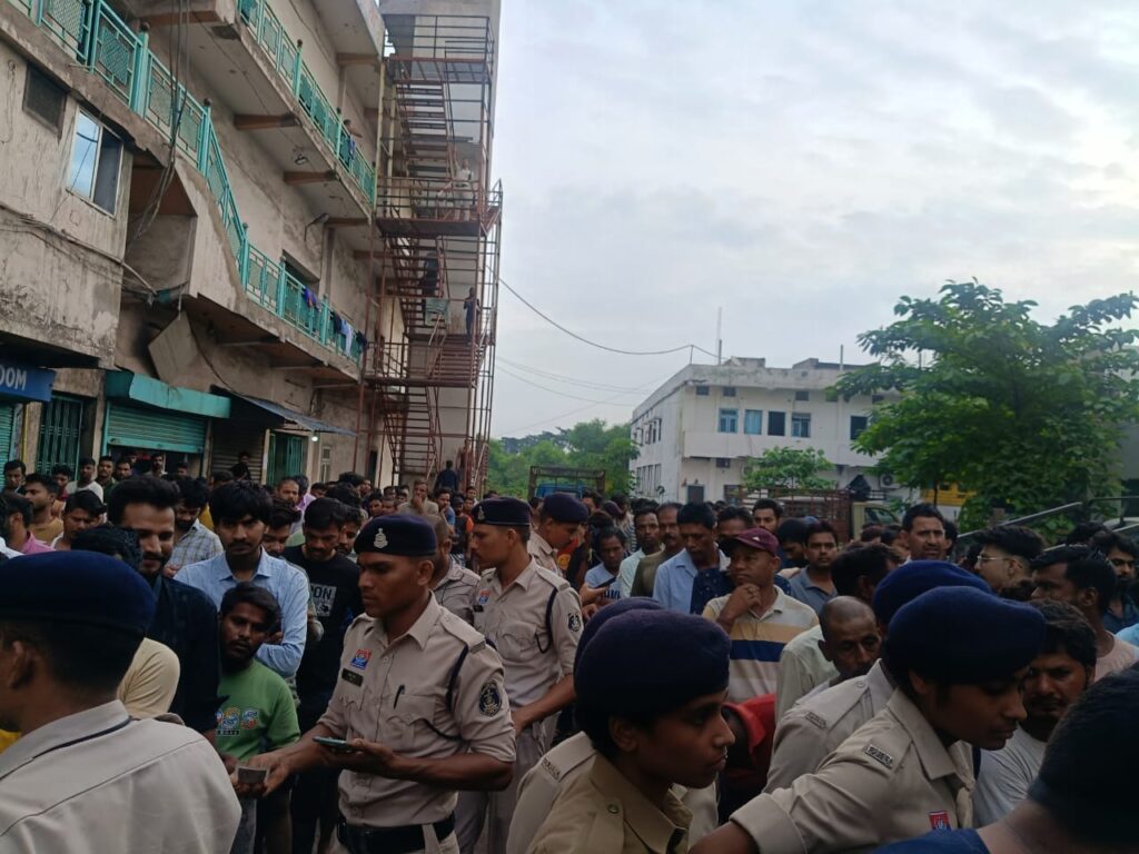रायपुर ग्रामीण पुलिस का सत्यापन अभियान: 600 किरायेदारों के दस्तावेजों की जांच, 6 संदिग्धों से पूछताछ