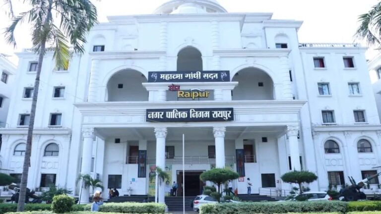 सीलबंदी शुरू होते ही जमा हुए ₹5.24 लाख, रायपुर निगम ने बड़े बकायादारों पर कसा शिकंजा