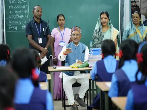 शिक्षक दिवस विशेष: नक्सलमुक्त क्षेत्रों में शिक्षा की नई भोर, छत्तीसगढ़ में नक्सलमुक्त क्षेत्रों में स्कूलों में बजने लगी घंटी