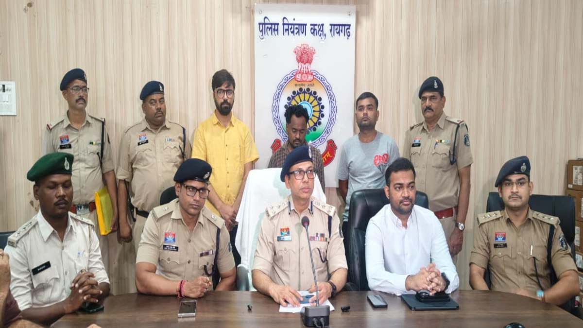 रायगढ़ में वन विभाग-पुलिस की बड़ी कार्रवाई, खैर-तेंदू तस्करी सिंडिकेट के 3 सदस्य गिरफ्तार