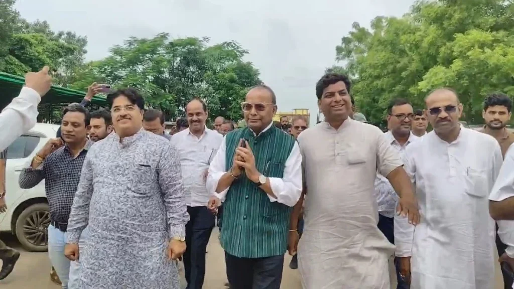वायरल वीडियो विवाद पहुंचा कोर्ट, अजय चंद्राकर ने सुप्रिया श्रीनेत और नेहा सिंह राठौर के खिलाफ दायर की मानहानि याचिका